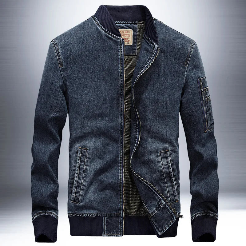 Jaqueta Masculina Jeans Authentic Romenzi RZ213 em jeans francês, com design moderno, acolchoado em poliéster e ajuste perfeito para o homem moderno.