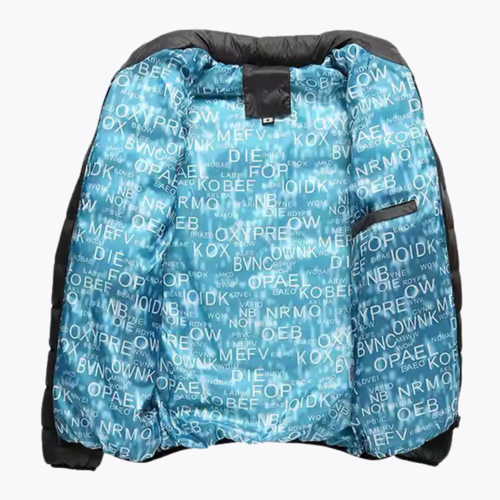 Jaqueta Masculina Joreh Romenzi RZ198 com design moderno, forro azul e escritas brancas, ideal para aquecer e proteger com estilo.