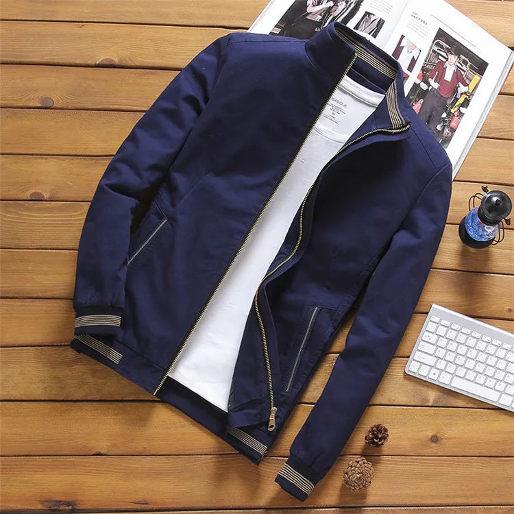Jaqueta Masculina Milano Romenzi RZ166 destacando design sofisticado e materiais de alta qualidade.
