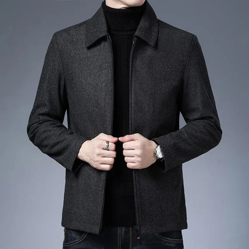 Jaqueta Masculina Outward Romenzi RZ149 com design sofisticado, conforto premium e alta durabilidade.