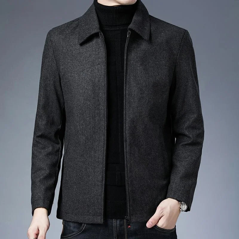 Jaqueta Masculina Outward Romenzi RZ149 com design sofisticado, conforto premium e alta durabilidade.