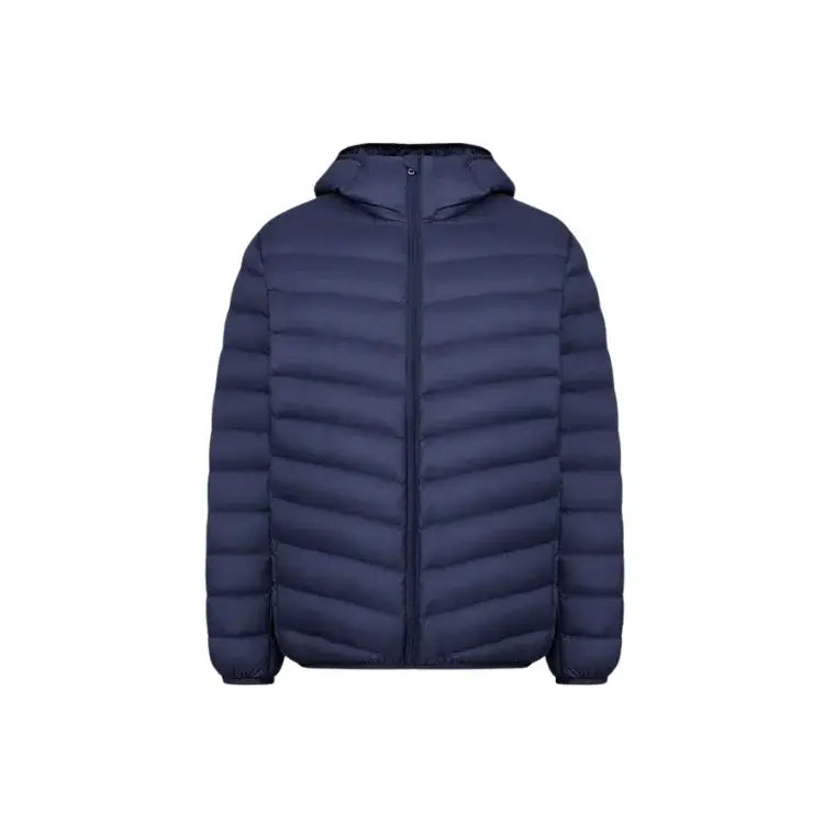 Jaqueta Masculina Puffer Romenzi RZ322 com enchimento térmico, capuz e acabamento premium. Ideal para conforto e estilo nos dias mais frios.
