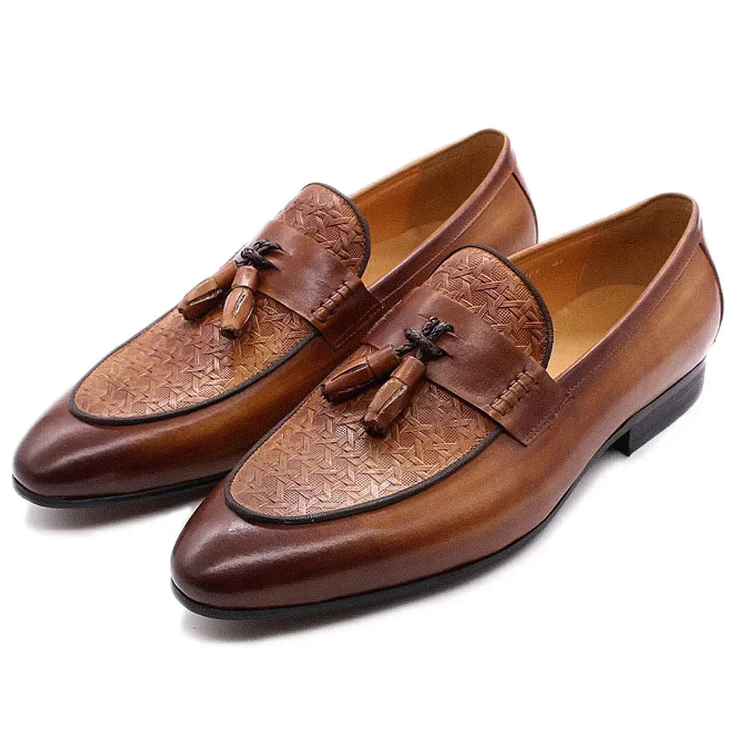 Mocassim Masculino Dublin Romenzi RZ732 em detalhe, mocassim contemporâneo em materiais de alta qualidade que oferece conforto, durabilidade e sofisticação.
