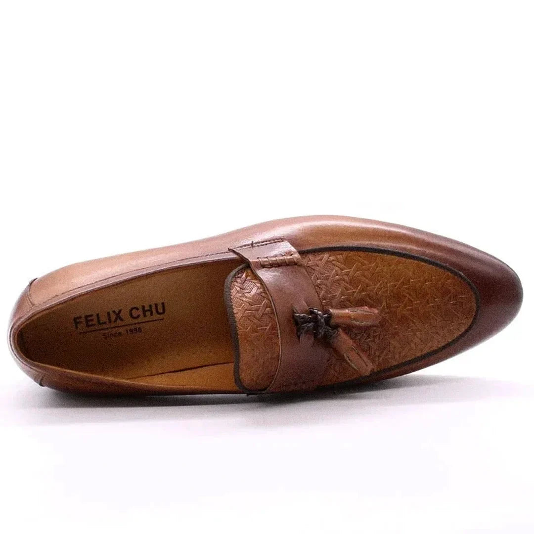 Mocassim Masculino Dublin Romenzi RZ732 em detalhe, mocassim contemporâneo em materiais de alta qualidade que oferece conforto, durabilidade e sofisticação.