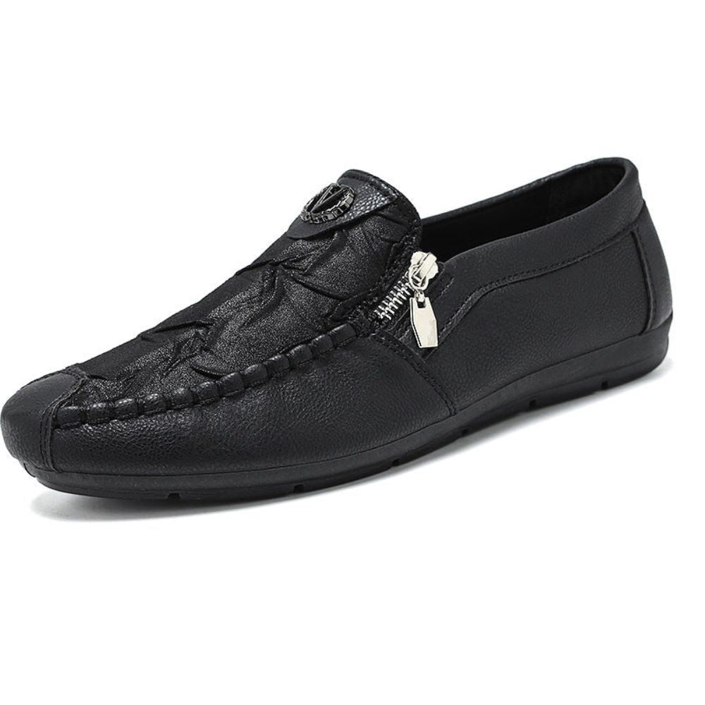 Mocassim Masculino Elegance Romenzi RZ733 em detalhe, calçado premium sofisticado e resistente, ideal para looks casuais e sociais com autenticidade.