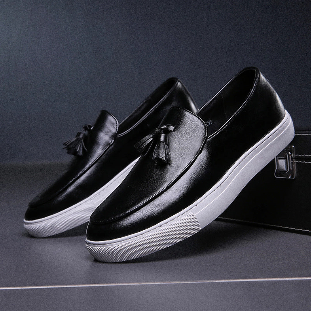 Mocassim Masculino Florença Romenzi RZ734 em detalhe, calçado premium sofisticado, resistente e versátil, ideal para composições casuais e sociais.