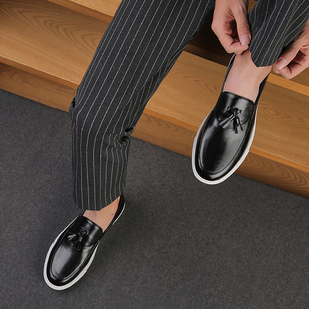 Mocassim Masculino Florença Romenzi RZ734 em detalhe, calçado premium sofisticado, resistente e versátil, ideal para composições casuais e sociais.