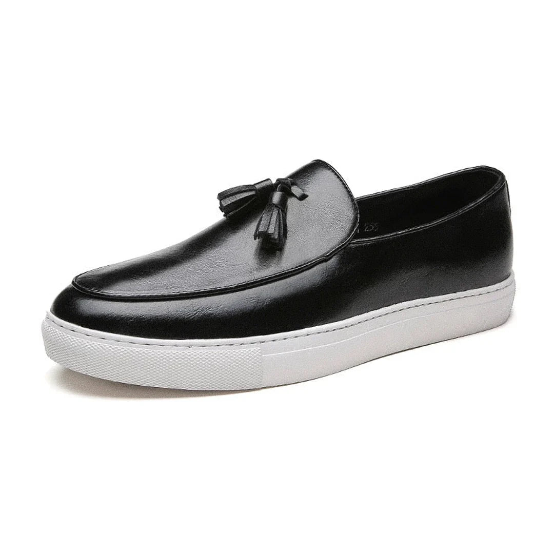 Mocassim Masculino Florença Romenzi RZ734 em detalhe, calçado premium sofisticado, resistente e versátil, ideal para composições casuais e sociais.