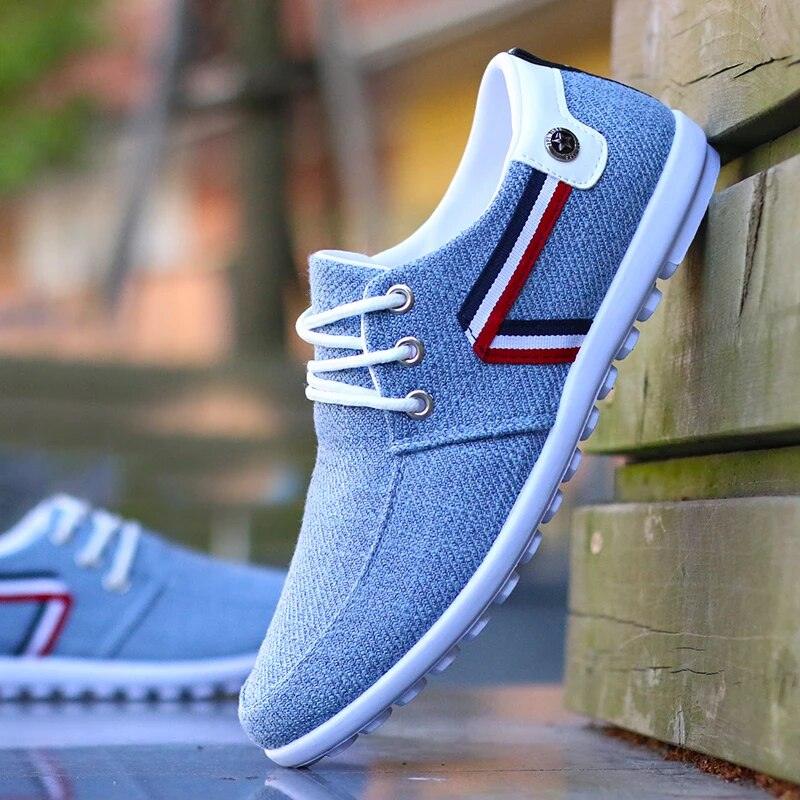Mocassim Masculino France Romenzi RZ735 em detalhe, calçado elegante e resistente, feito em material premium para looks casuais ou sociais sofisticados.
