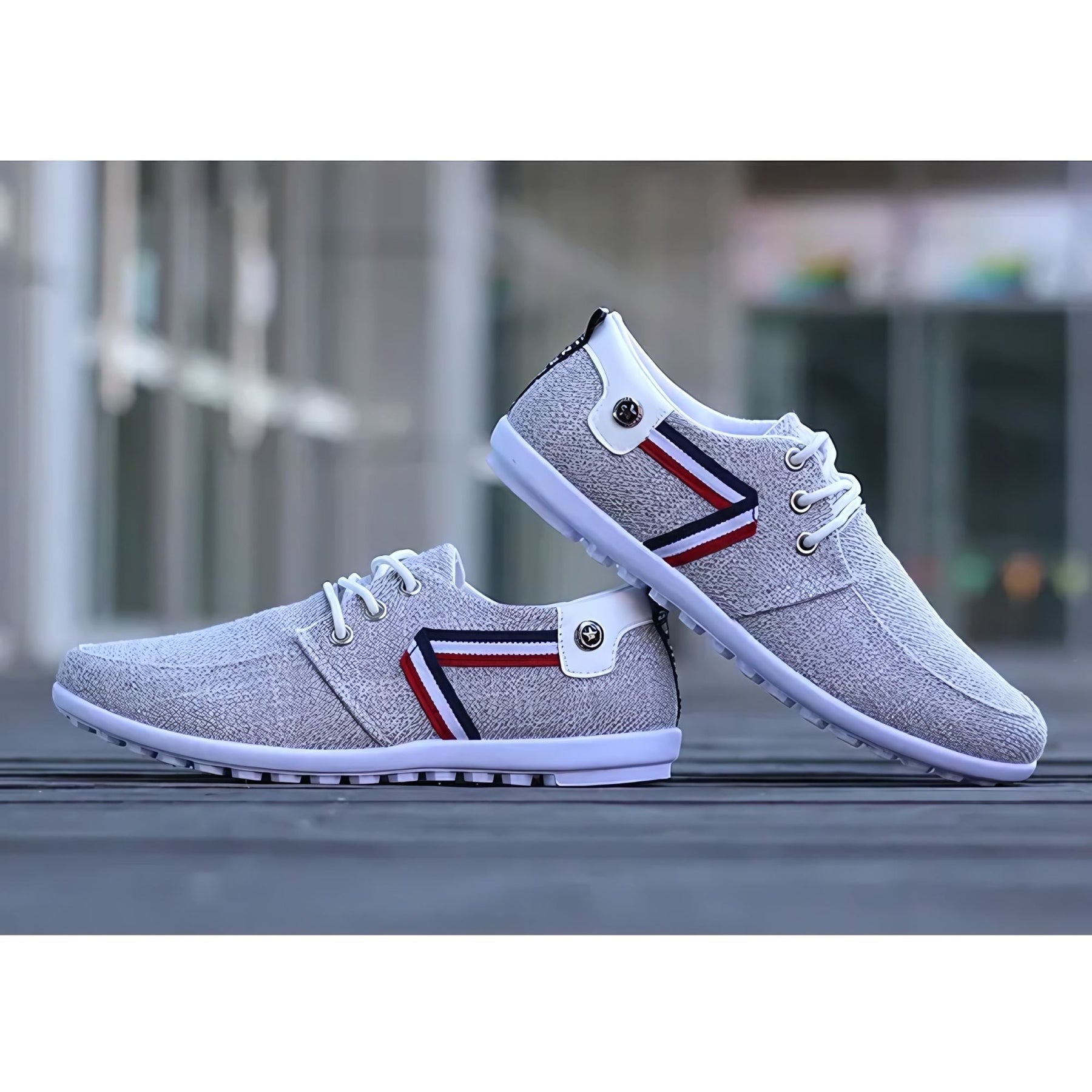 Mocassim Masculino France Romenzi RZ735 em detalhe, calçado elegante e resistente, feito em material premium para looks casuais ou sociais sofisticados.