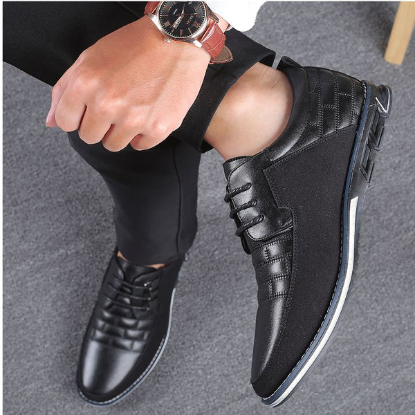Mocassim Masculino Génova Romenzi RZ736 em detalhe, feito em couro premium, calçado sofisticado e resistente para visuais casuais ou formais com elegância.