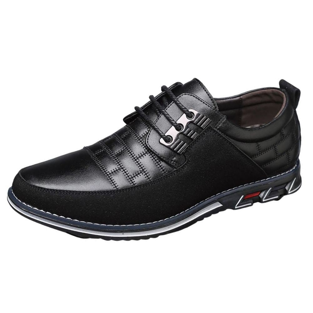 Mocassim Masculino Génova Romenzi RZ736 em detalhe, feito em couro premium, calçado sofisticado e resistente para visuais casuais ou formais com elegância.