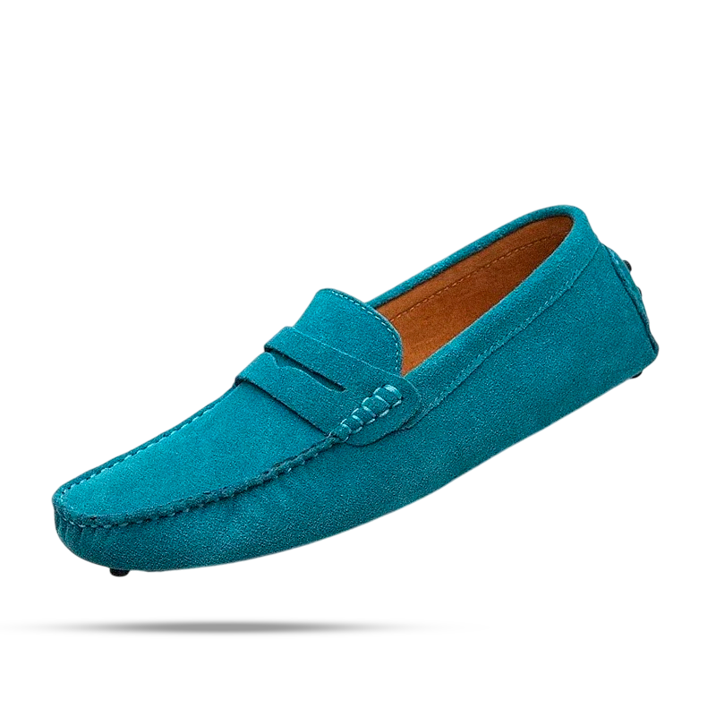 Mocassim Masculino Granada Romenzi RZ738 em detalhe, calçado premium sofisticado e resistente, com design atemporal que garante estilo casual ou social.