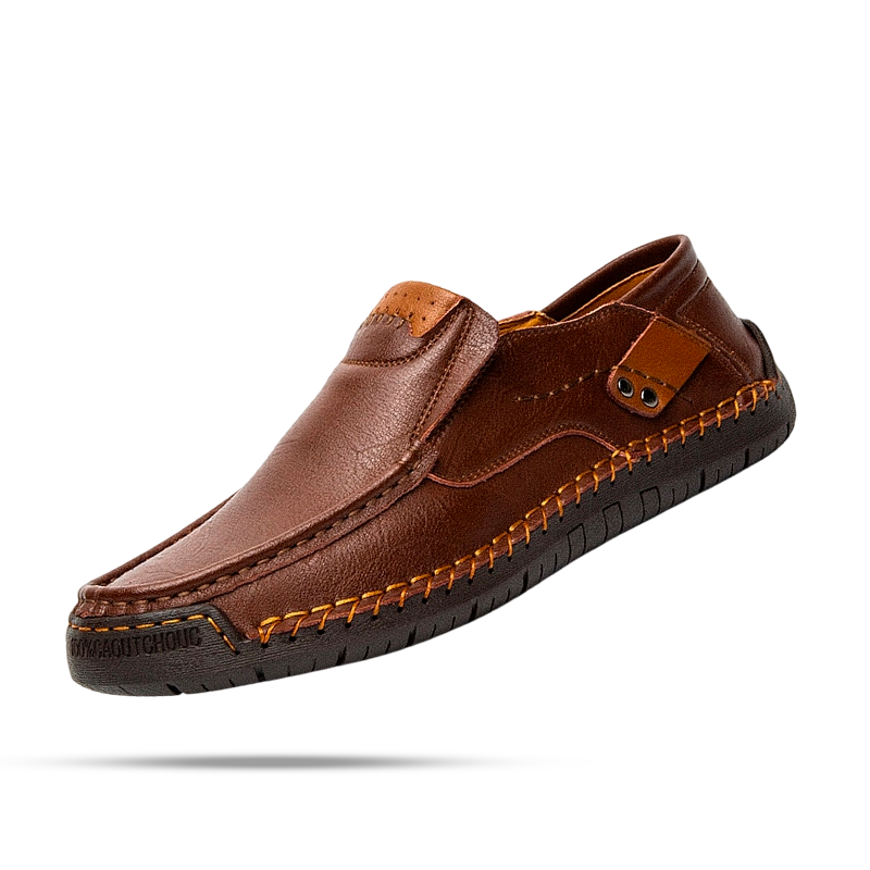 Mocassim Masculino Lyon Romenzi RZ740 em detalhe, calçado premium resistente e sofisticado, ideal para composições elegantes em momentos casuais ou formais.