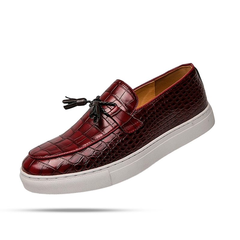 Mocassim Masculino Romenzi Oslo RZ741 em detalhe, modelo clássico em materiais de alta qualidade que oferece conforto, durabilidade e estilo refinado.