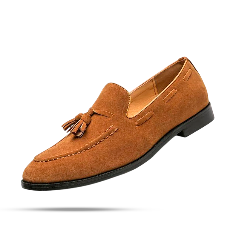 Mocassim Masculino Roma Romenzi RZ743 em detalhe, mocassim elegante em materiais de alta qualidade que oferece conforto, durabilidade e estilo atemporal.