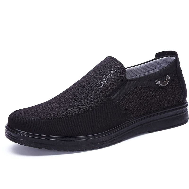 Mocassim Masculino Royal Romenzi RZ727 em detalhe, calçado premium sofisticado, resistente e versátil para looks casuais ou sociais com estilo.
