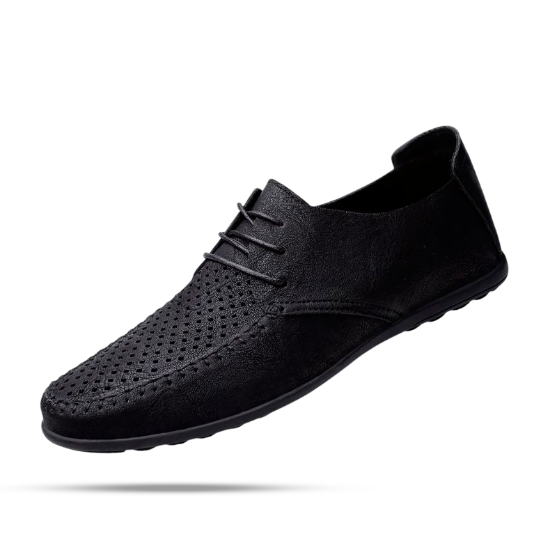 Mocassim Masculino Viena Romenzi RZ747 em detalhe, calçado sofisticado e resistente, com design minimalista que garante estilo versátil e elegante.