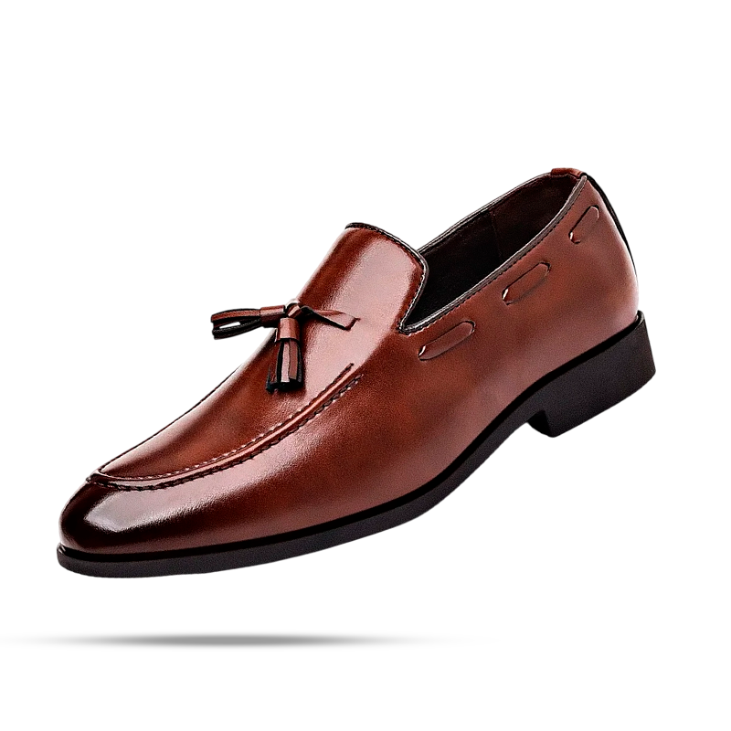 Mocassim Masculino Zurique Romenzi RZ748 em detalhe, calçado premium de design clássico, elegante e resistente, ideal para ocasiões casuais e formais.