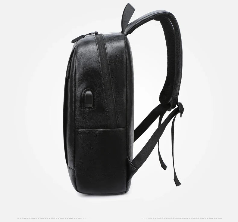 Mochila Executiva em Couro Romenzi Munich RZ075 com design clean, couro de alta qualidade e compartimentos ideais para notebooks e itens pessoais.