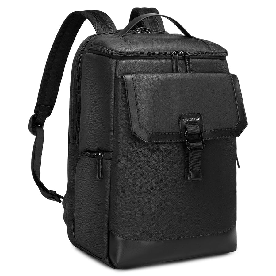 Mochila Executiva Progressive Romenzi RZ951 em detalhe, impermeável em nylon premium, com espaço para notebook 15,6' e design moderno e ergonômico.
