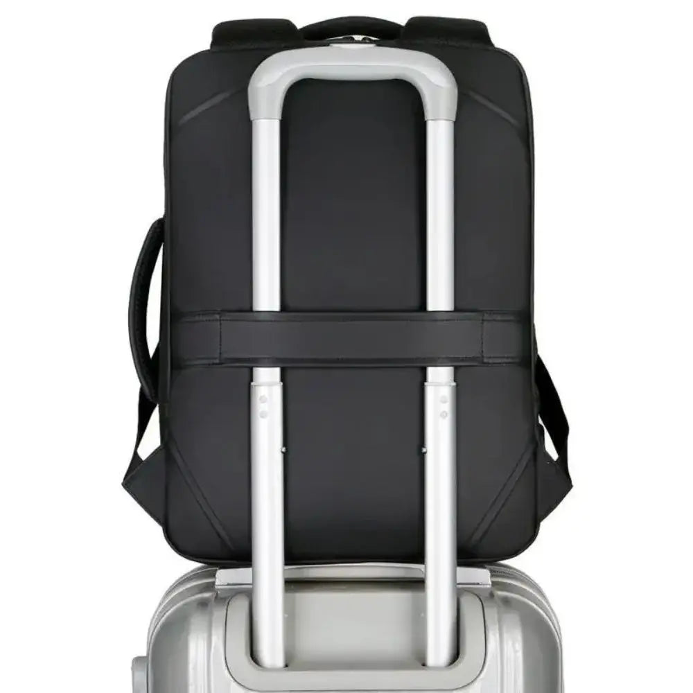 Mochila Executiva Romenzi RZ066 com tecido impermeável, porta USB, alças acolchoadas e espaço seguro para notebook 15''. Ideal para trabalho e viagens.