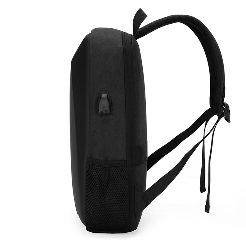 Mochila Executiva Romenzi RZ070 com tecido impermeável, trava TSA, porta USB e compartimento para notebook 15''. Elegante e funcional para o dia a dia.