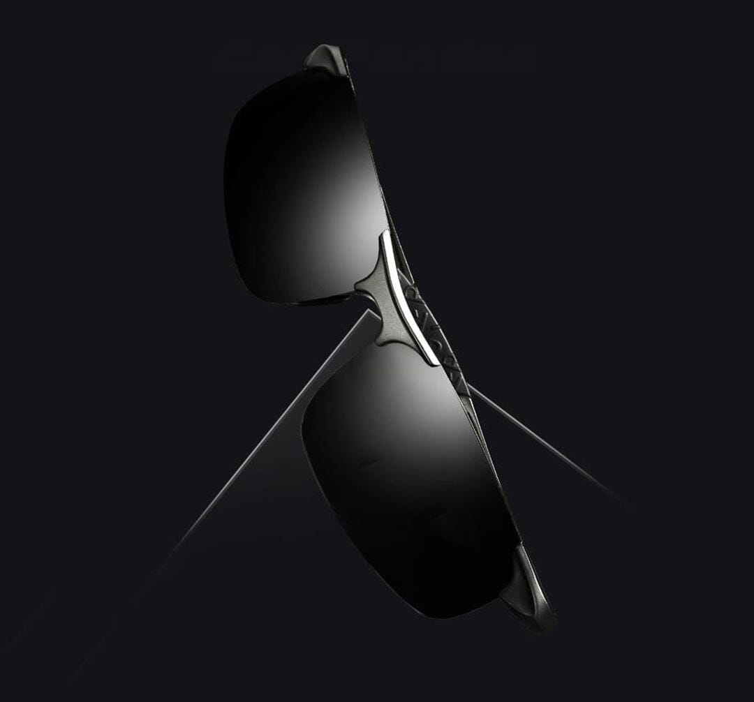Óculos de Sol Romenzi Magnum RZ688 em detalhe, modelo moderno com armação leve e resistente que garante conforto, durabilidade e proteção solar ao visual.