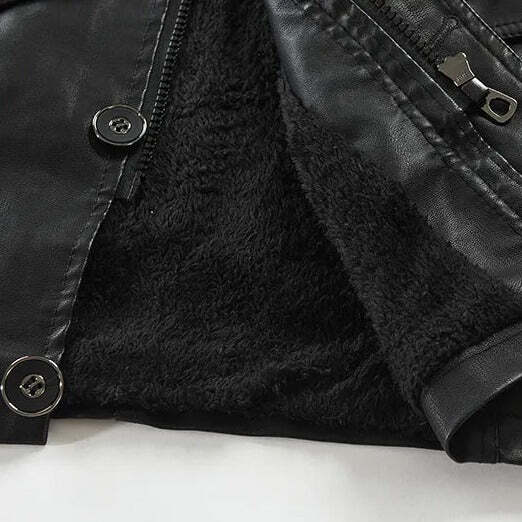 Sobretudo Masculino de Couro Romenzi RZ096, confeccionado em couro premium com design elegante e proteção ideal para os dias mais gelados.