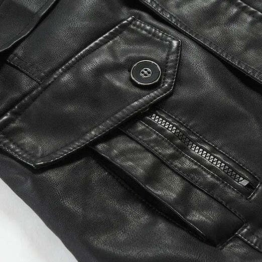 Sobretudo Masculino de Couro Romenzi RZ096, confeccionado em couro premium com design elegante e proteção ideal para os dias mais gelados.