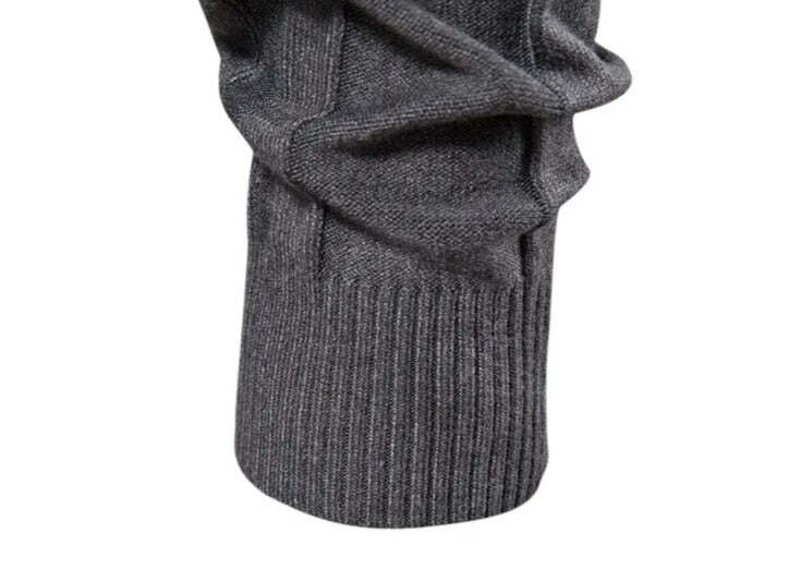 Suéter Masculino Dilam Romenzi RZ050, confeccionado com lã e algodão pima, ideal para looks elegantes e confortáveis no outono e inverno.