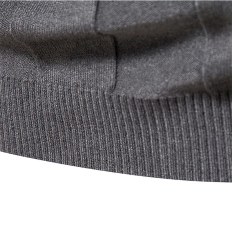 Suéter Masculino Dilam Romenzi RZ050, confeccionado com lã e algodão pima, ideal para looks elegantes e confortáveis no outono e inverno.