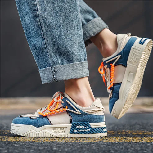Tênis Masculino em Camurça Romenzi RZ384 nas cores branco, bege e azul, com sola injetada e entressola de 4 cm com amortecimento em gel.