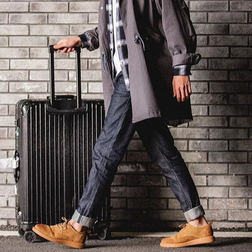 Tênis Masculino Romenzi RZ425 em camurça marrom com forro térmico, sola resistente e bico arredondado para conforto e elegância em dias frios.