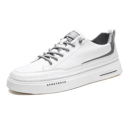 Tênis Masculino Romenzi RZ374 em microfibra com cadarço, sola de borracha e palmilha em E.V.A. Ideal para estilo casual com conforto.