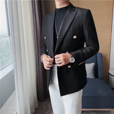 Blazer Masculino de Abotoamento Duplo Romenzi RZ936 em detalhe, blazer sustentável em tecido ecológico que oferece conforto, caimento perfeito e sofisticação.