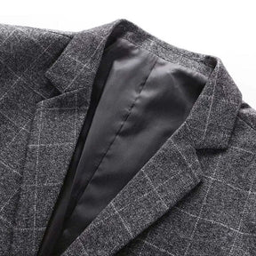 Blazer Masculino Esporte Fino Romenzi RZ056, em algodão e poliéster, com botões nas mangas e fechamento duplo. Azul marinho para ocasiões formais e informais