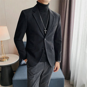Blazer Masculino Grife Romenzi RZ933 em detalhe, blazer sofisticado em materiais de alta qualidade que oferece caimento impecável, conforto e estilo elegante.