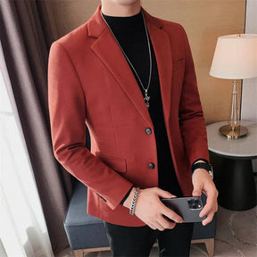 Blazer Masculino Grife Romenzi RZ933 em detalhe, blazer sofisticado em materiais de alta qualidade que oferece caimento impecável, conforto e estilo elegante.