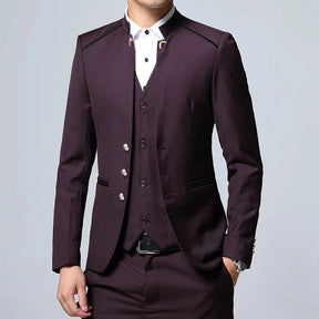 Blazer Masculino Slim Beaumont Romenzi RZ925 em detalhe, modelo slim fit em materiais de alta qualidade que oferece caimento perfeito e estilo sofisticado.