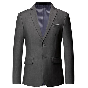 Blazer Masculino Slim Romenzi RZ052, confeccionado com materiais de excelência e design elegante, perfeito para eventos formais e ocasiões especiais.