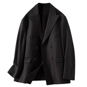 Blazer Masculino Transpassado Romenzi RZ540 em detalhe, peça sofisticada em tecido premium com design elegante para looks sociais e formais.