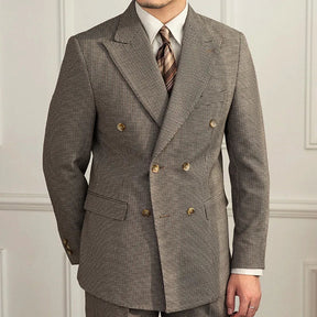 Blazer Masculino Transpassado Romenzi RZ924 em detalhe, peça sofisticada em Ecomicrofibra Easeleaf premium com design elegante para ocasiões formais.