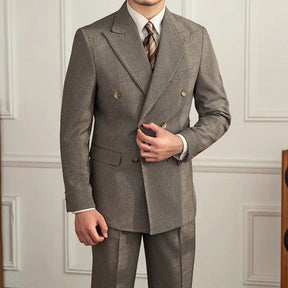 Blazer Masculino Transpassado Romenzi RZ924 em detalhe, peça sofisticada em Ecomicrofibra Easeleaf premium com design elegante para ocasiões formais.