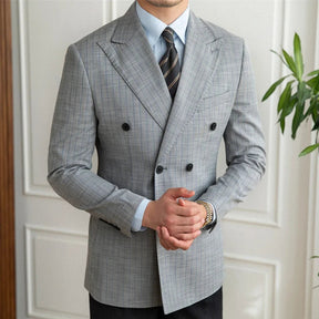 Blazer Masculino Transpassado Romenzi RZ935 em detalhe, blazer em ecomicrofibra Easeleaf 01 que oferece conforto, durabilidade e estilo sofisticado.