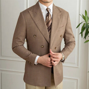Blazer Masculino Transpassado Romenzi RZ935 em detalhe, blazer em ecomicrofibra Easeleaf 01 que oferece conforto, durabilidade e estilo sofisticado.