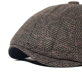 Boina Masculina Beret Vintage Romenzi RZ276 com design clássico, confeccionada em poliéster premium, ajuste confortável e cores preta, cáqui, marrom, azul marinho e grafite.