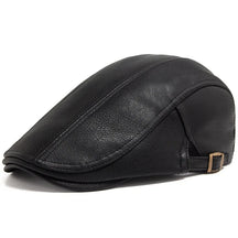 Boina Masculina de Couro British Romenzi RZ271 com design britânico, confeccionada em couro premium, ajuste ergonômico e cores cáqui, marrom, grafite e preta.