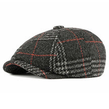 Boina Masculina de Lã England Romenzi RZ270 com design inglês, confeccionada em poliéster e lã premium, ajuste ergonômico e cores versáteis.