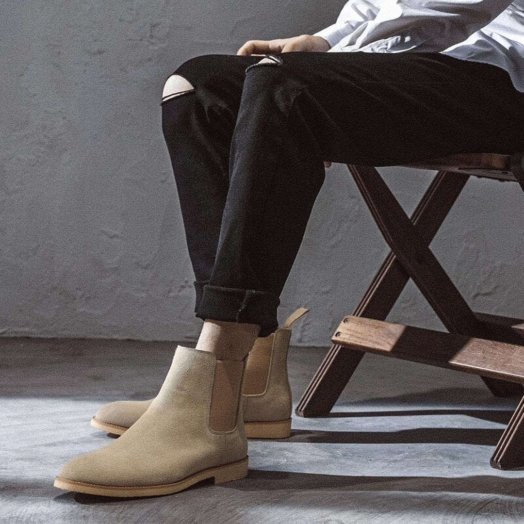 Bota Chelsea Masculina Romenzi Camden RZ544 em destaque, modelo clássico em couro de alta qualidade que une conforto, elegância e durabilidade ao visual masculino.